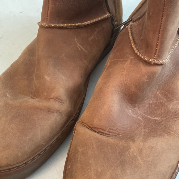 UGG brown leather boots - Picture 16 of 16
